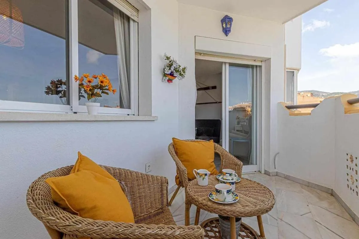 797 Holiday Rentals - Luminoso Piso Para 4 En 阿罗约德拉迷雅 公寓