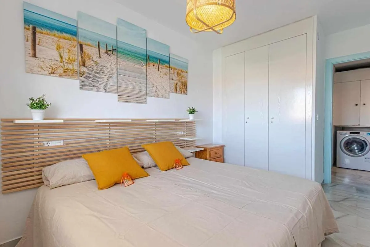 797 Holiday Rentals - Luminoso Piso Para 4 En 阿罗约德拉迷雅 0*,